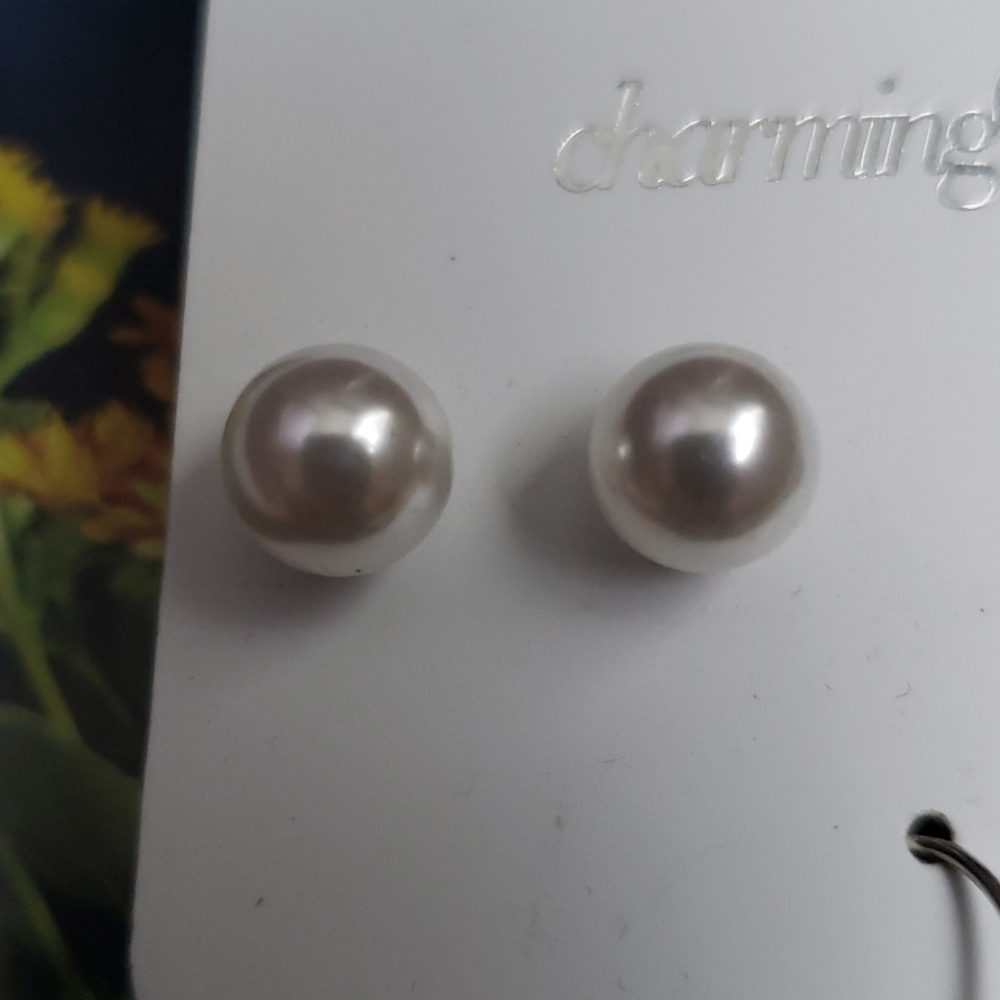 Charming Charlie Earring Set - Picture 4 of 5